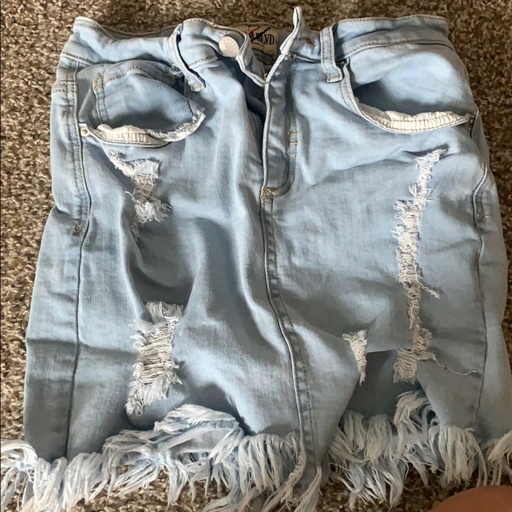 denim blvd light wash distress skirt size small!